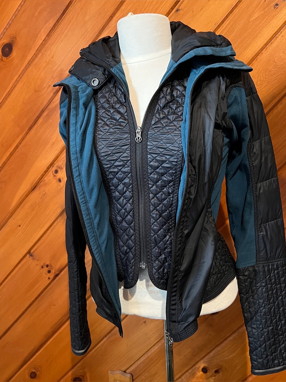 Lululemon first mile puffer size medium